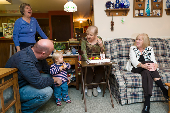 20121118-Grandma75th-35