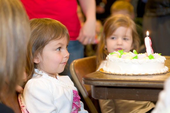 20120422-Adelyn-First-B-Day-4